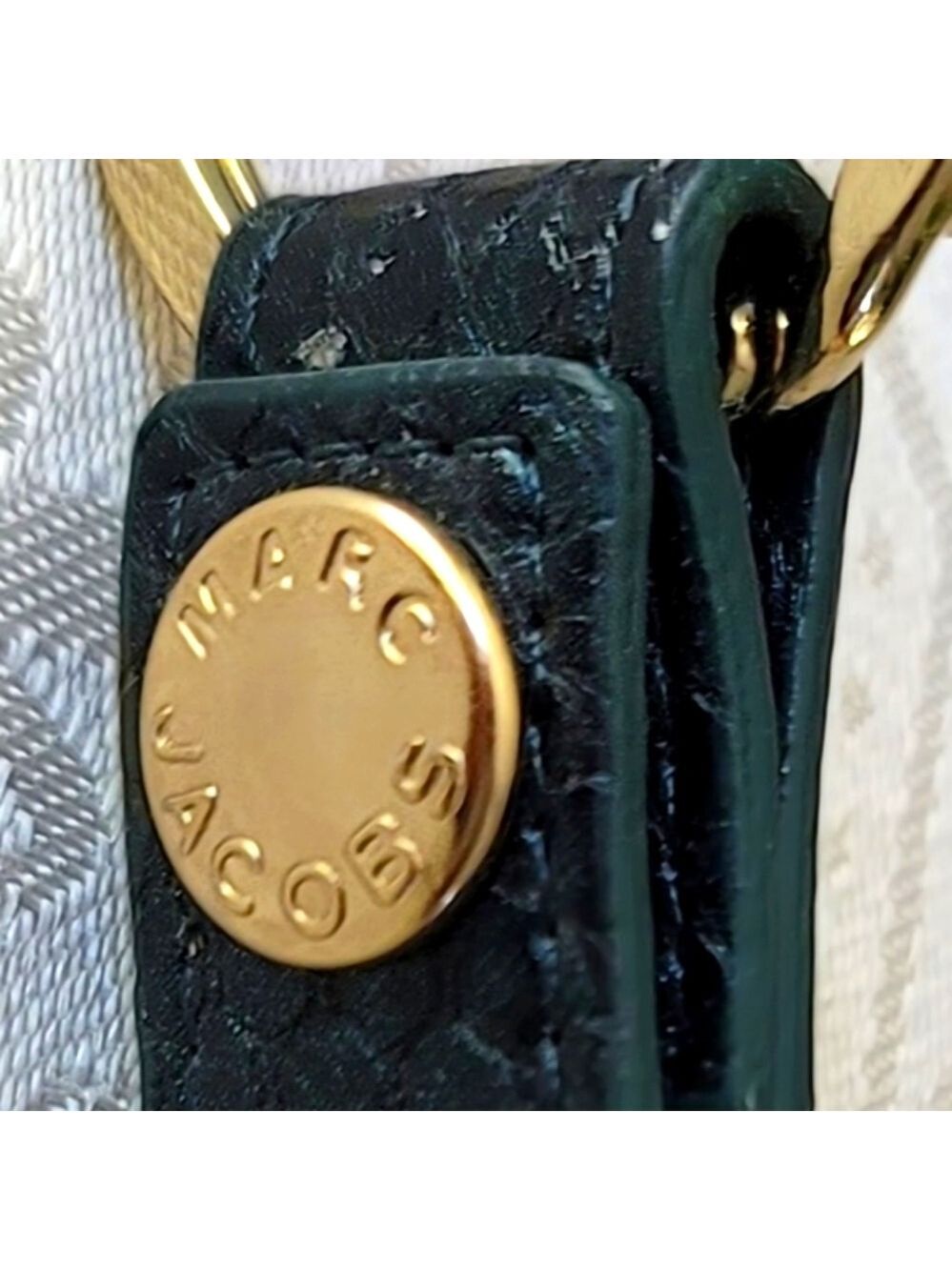 Marc Jacobs Gold Color Keyring - Picture 4 of 6